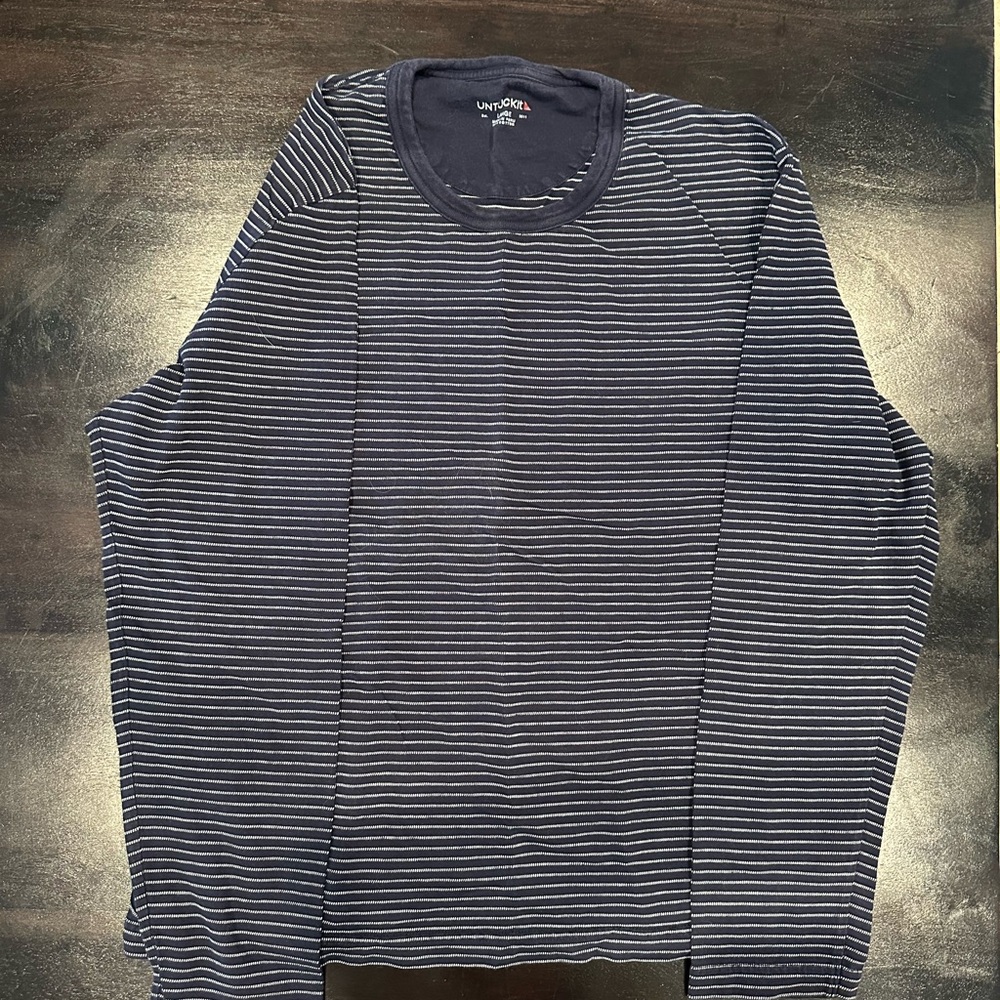 UNTUCKit Long-Sleeve Crew Neck Shirt - Navy w/ White Textured Stripes- Size L